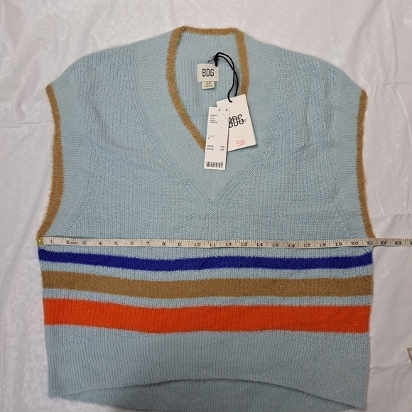 𝅺URBAN Outfitters  BDG Aden Sweater Vest - Picture 6 of 7